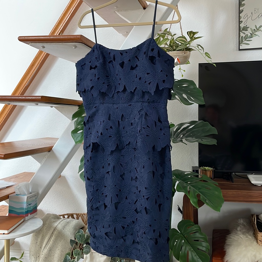 Nwot Black Halo Embroidered Floral Sheath In Navy Blue
